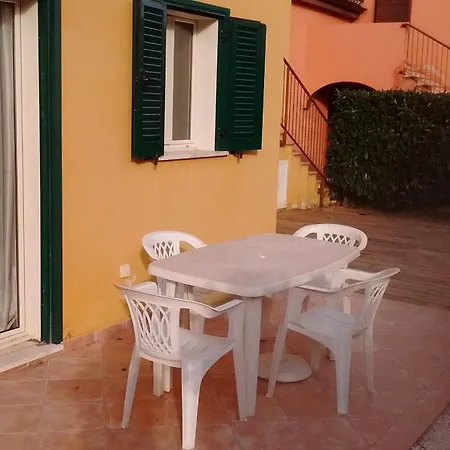 Les Terrasses De Lozari De Nadine Et Claude