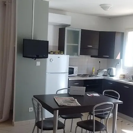 Les Terrasses De Lozari De Nadine Et Claude Belgodère